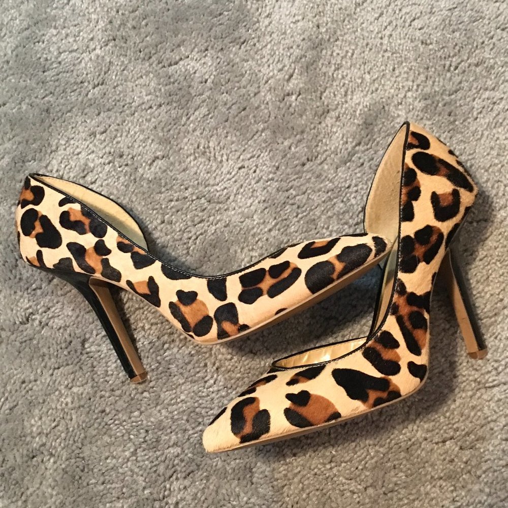 BCBG Brown Cheetah Print Faux Fur Texture Pointed Toe Heels
